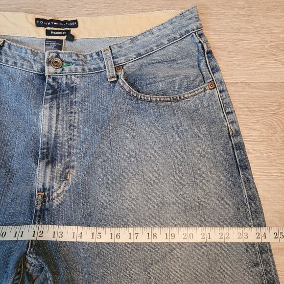 VTG Tommy Hilfiger Jeans 36x32 Freedom Fit Relaxed Straight Medium Light Y2K - Picture 7 of 10